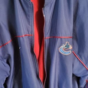 VTG Nike hockey Canucks jacket reversible